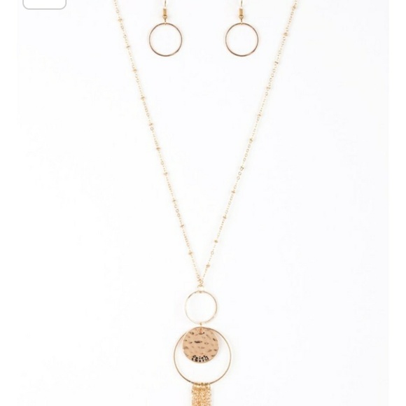 Earrings and necklaces - Picture 5 of 8